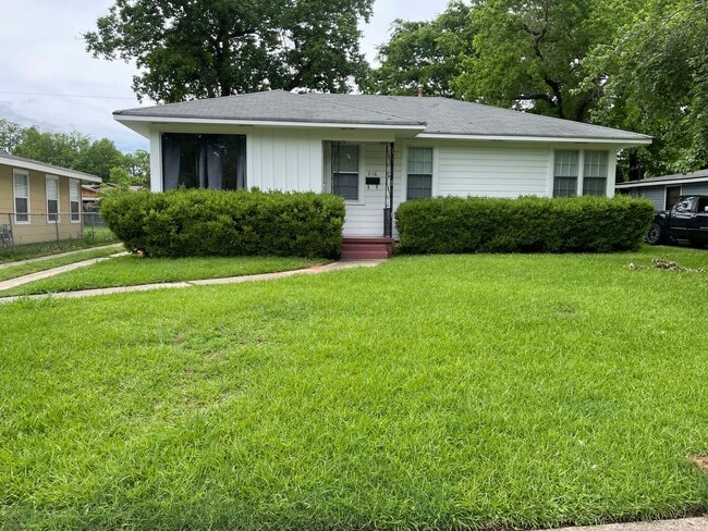 Building Photo - Cozy Home Located In Broadmoor