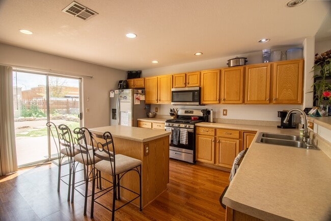 3913 Pearl Ct