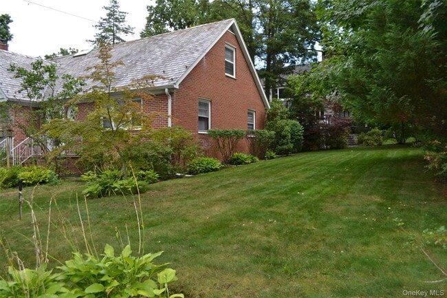 Photo - 622 James St
