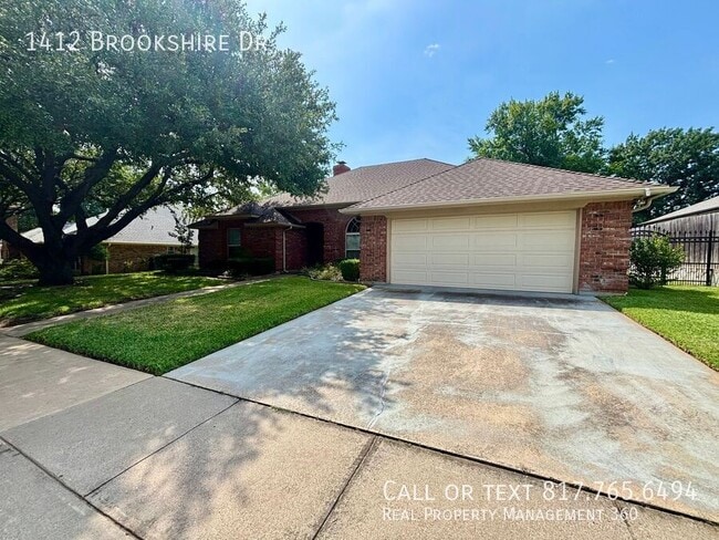 Building Photo - 1412 Brookshire Dr Rental