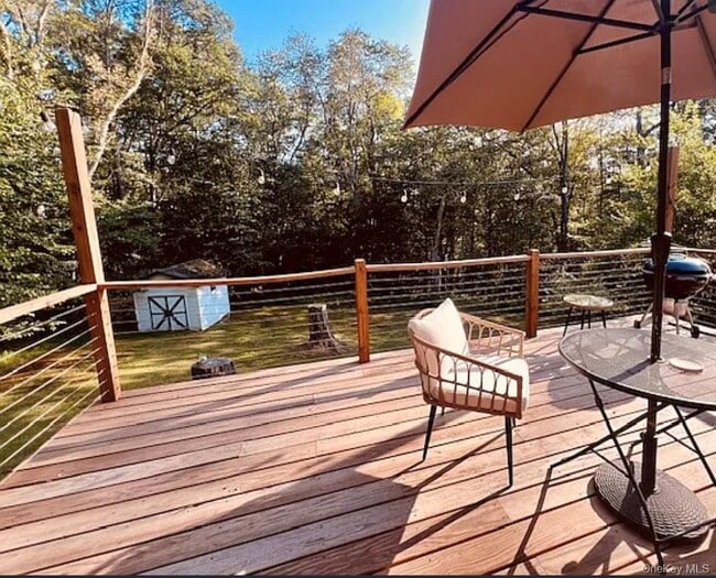 Photo - 136 School St