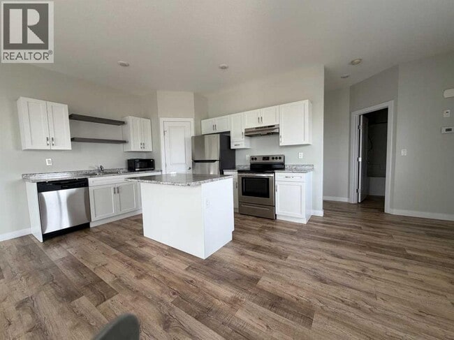 Photo - 9601-9114 114 Ave