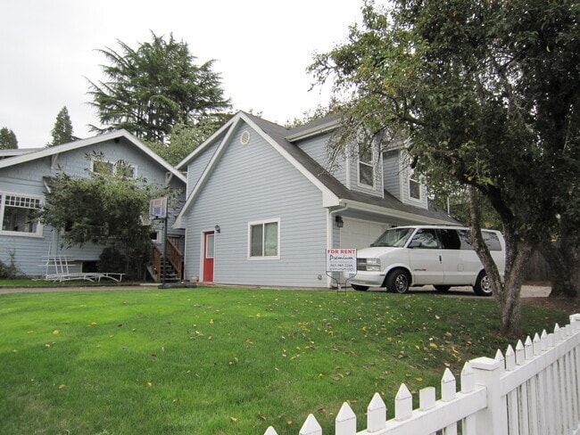 Photo - One Bedroom Apartment Above House, Close t... Unit 1102