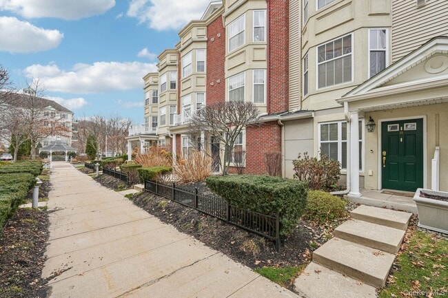 Photo - 10 Bridge Ln