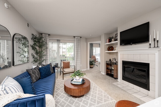 2BR, 2BA - 1,125SF - Living Room - River Crossing