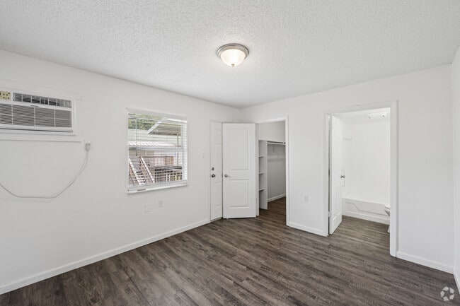 Classic 1BR, 1BA - 620SF - Bedroom