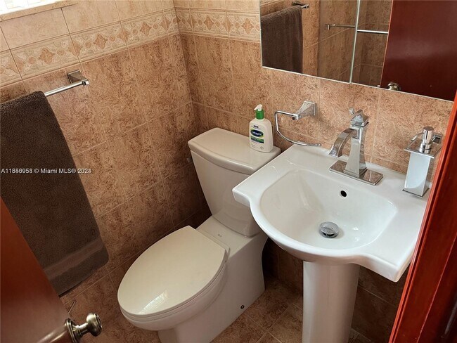 Photo - 6340 SW 58th Ave