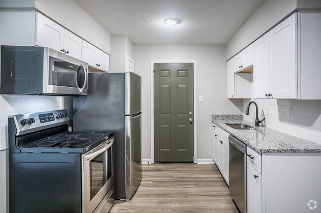1BR, 1BA - 550SF - Kitchen