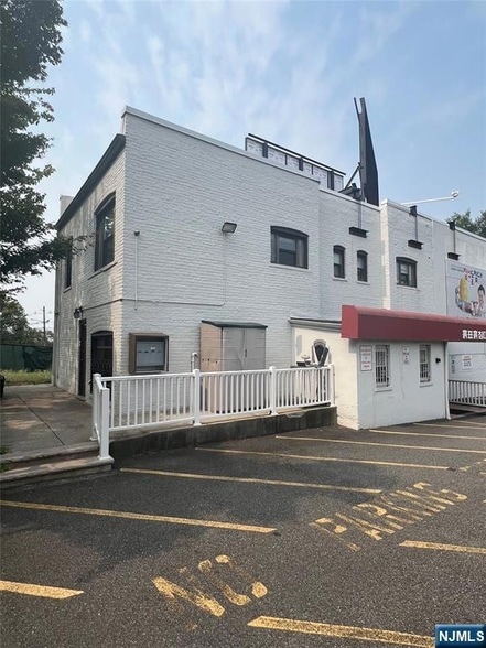 Photo - 432 Broad Ave