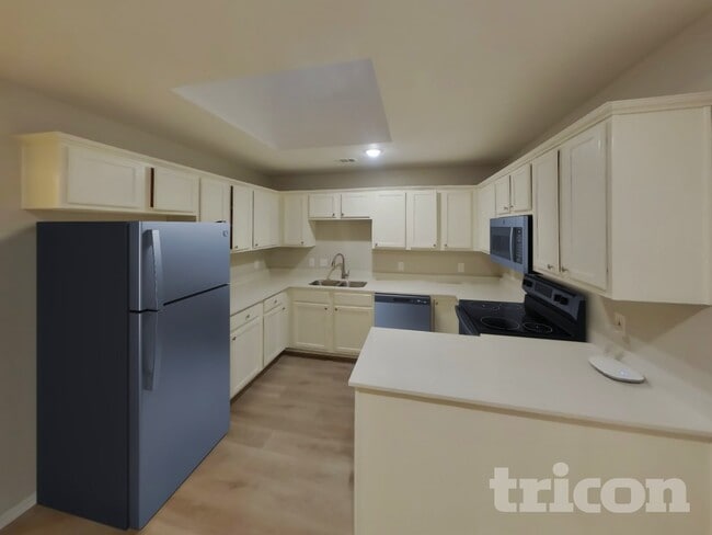 Photo - 4710 Grovetree Ln