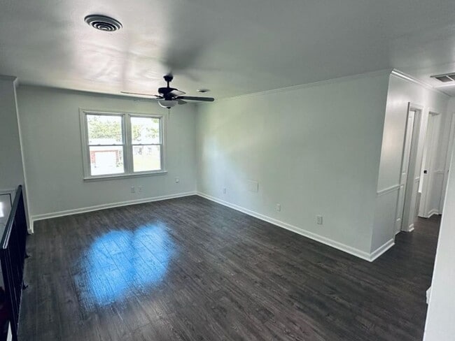 Photo - 317 Devonwood Ct