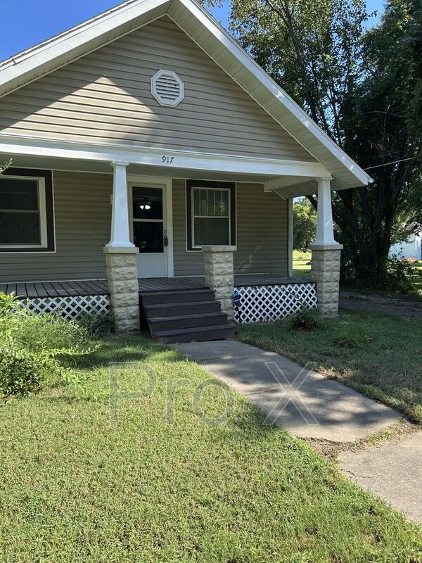 Building Photo - 917 E Washington St Rental