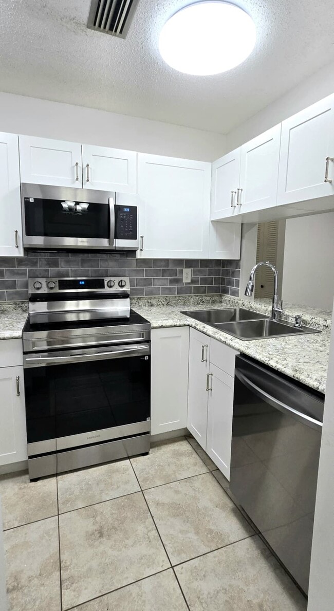 Photo - 1379 Summit Run Cir