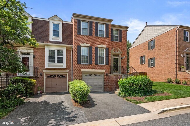 Photo - 10 Loganwood Ct