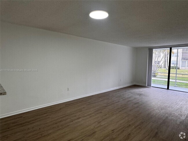 Building Photo - 1810 SW 81st Ave Unit 2109 Rental