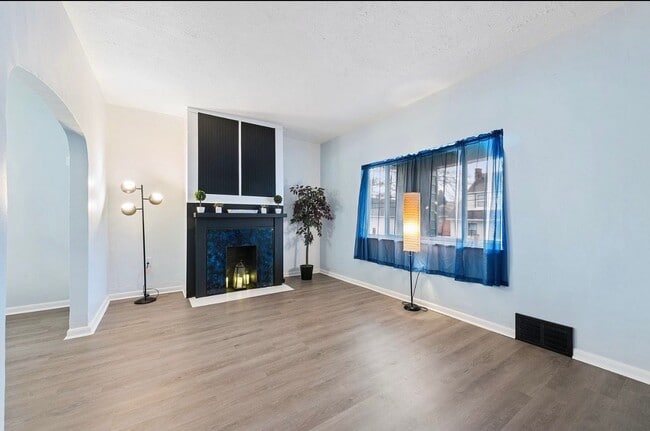 Photo - 1131 Irwin St