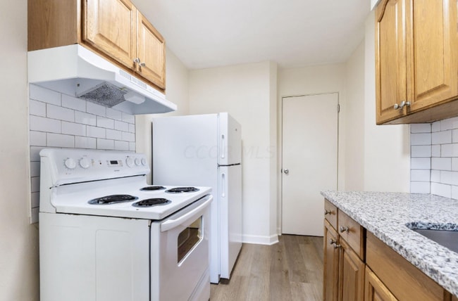 Photo - 586-588-588 Georgian Dr Unit 586-588