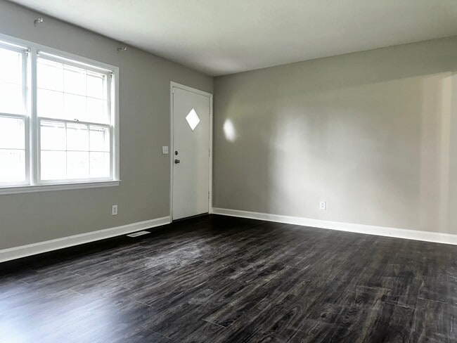 Photo - 2300 E Hewitt St