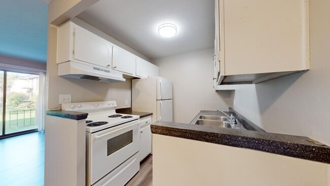 Photo - 15312 Maple Park