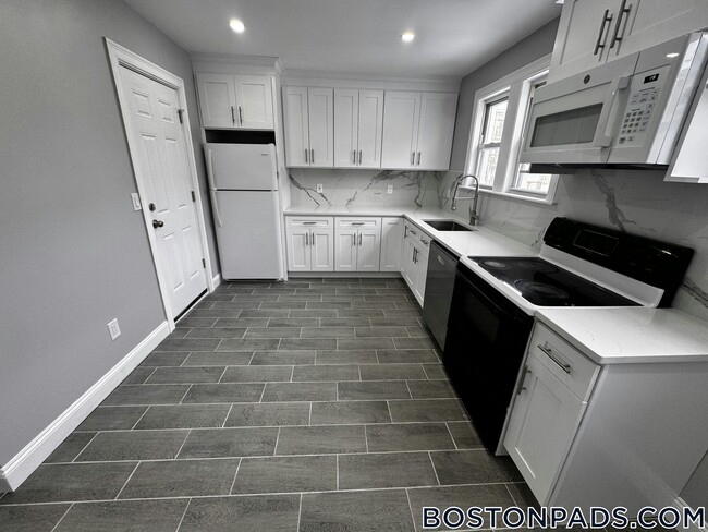 Photo - 113 Lanark Rd