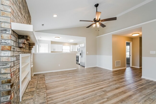 Photo - 233 Sweetheart Ct