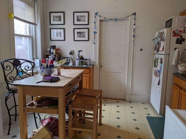 Photo - Very Nice 3 bed 1.5 Bath in Coolidge Corner....