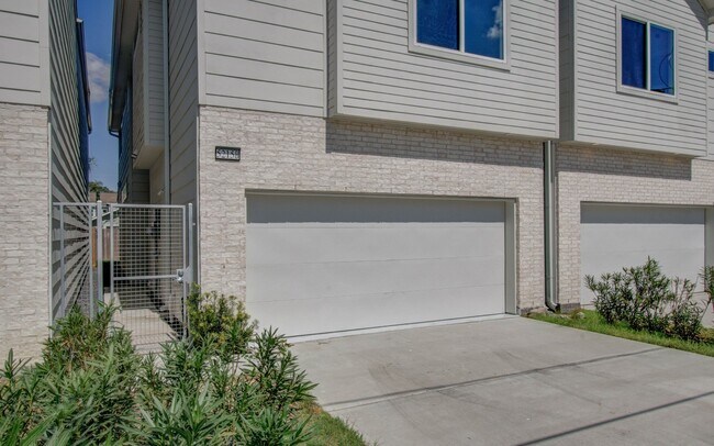 Photo - 5215 Noble St