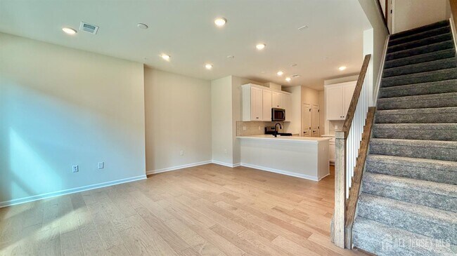 Photo - 618 Sadie Cir