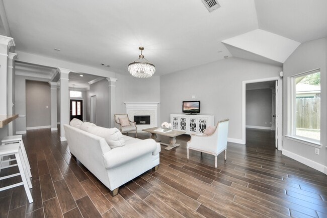 Photo - 18027 Parkwille Ln