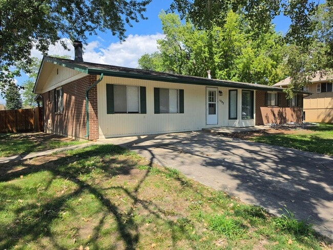 Building Photo - 1403 Frontier St