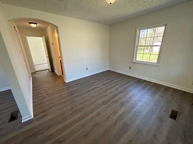 Photo - Updated 2/1 House in South Rome $995