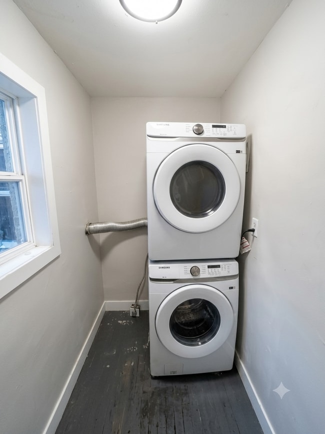 Photo - 1464 Elmira St Unit 1464