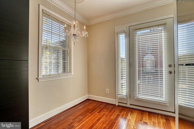 1209 N Pitt St Unit 2A