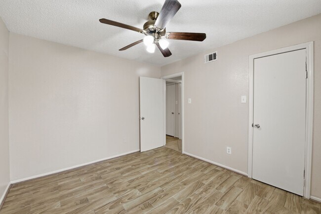 Photo - 1310 Brenda Ln Unit A