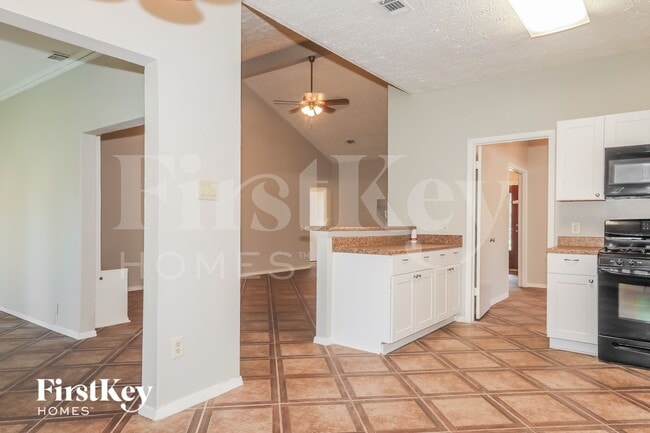 Photo - 17214 Thorhill St