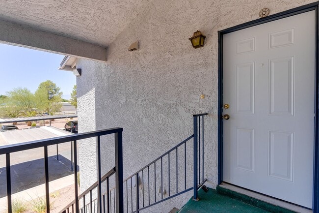 1607 Justin Ct