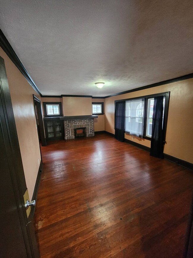 Photo - 1292 E 137th St Apartment Unit 1294