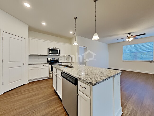 Photo - 5225 Maxwell Rd