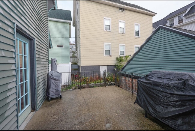 Building Photo - 331 E High St Unit 331 E High