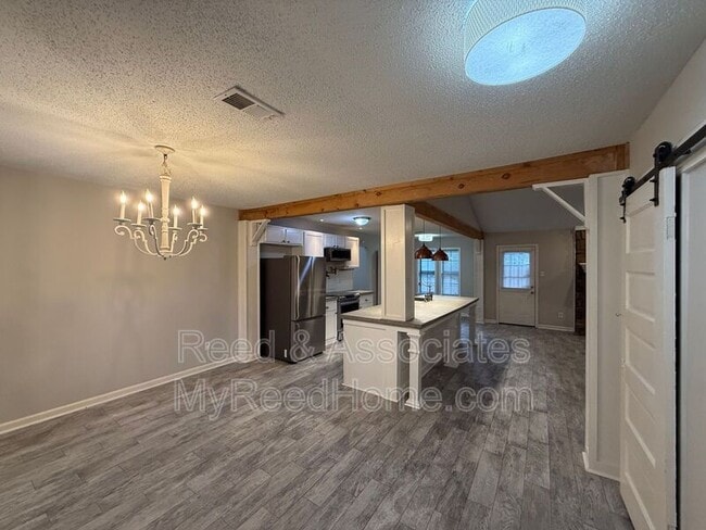 Photo - 3040 Delvan Cove