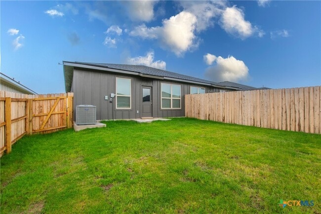 3901 Sugar Hackberry Trl