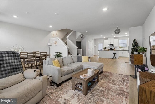 Photo - 46 Continental Wy