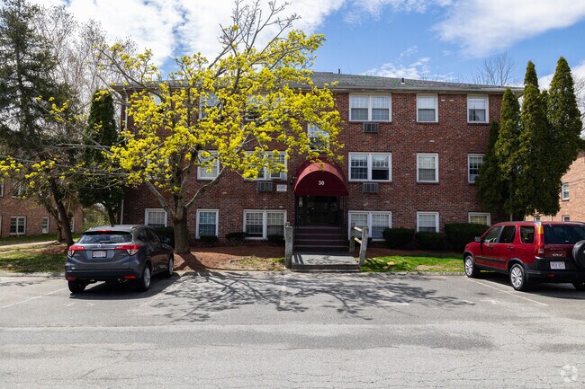 40 Danbury Dr Methuen, MA - Danbury Place Condominiums