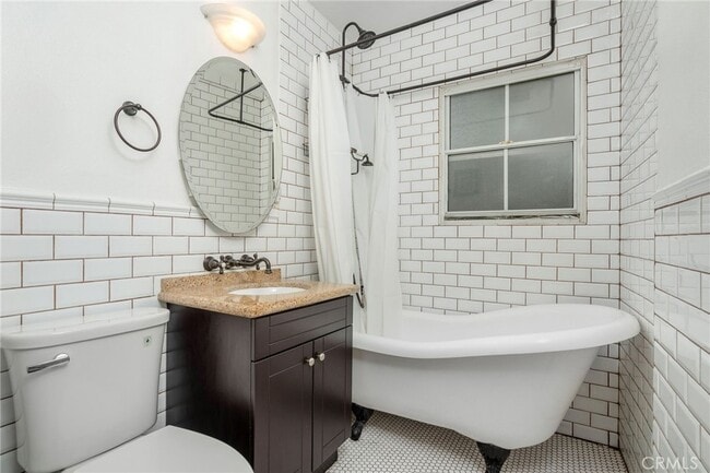 Photo - 619 Granada St