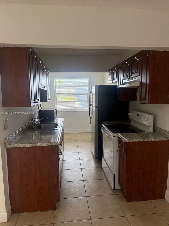 Photo - 1100 NE 1st Ct Unit 308