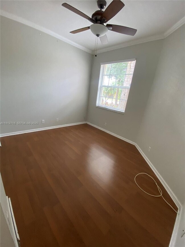 Photo - 639 Stanford Ln