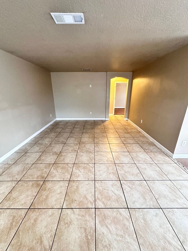 Photo - 3 Bedroom 2 Bathroom with 2 Car Garage