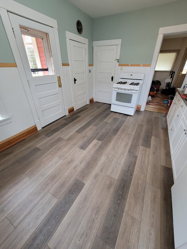 Cocina - 150 W School St