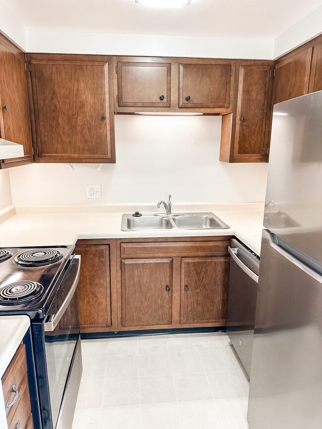 Photo - 1211 Highland Ave Unit 302