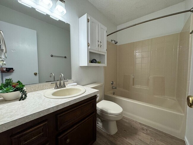 Photo - DS LO 8212 Vernon Avenue Unit A